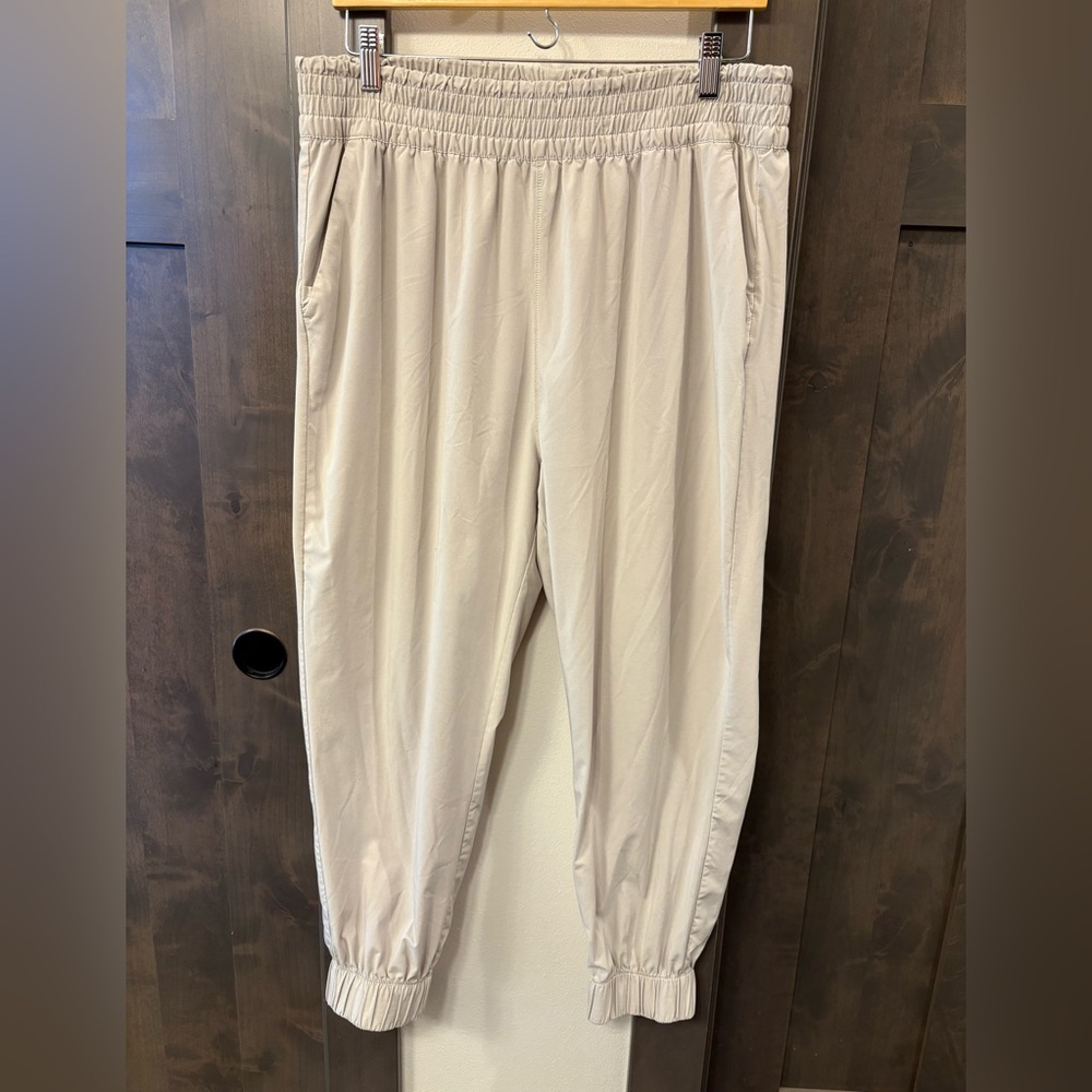 Vuori beige lightweight Joggers